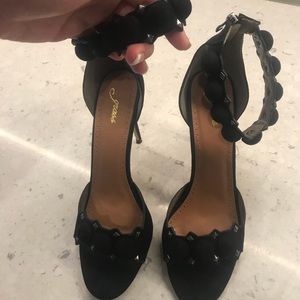 Black heels sandals